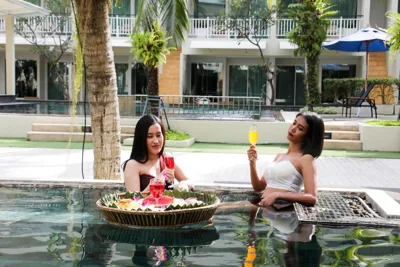 A2 Pool Resort, Phuket Town - scheduled shuttle to Phuket Old Town – Photos 11